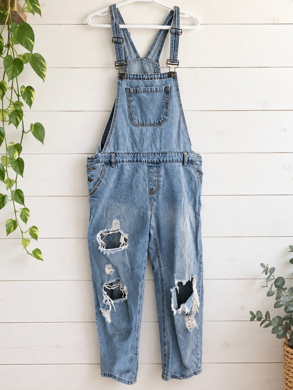 Bluenotes Women’s XL Distressed Denim Overalls Light Wash Jean Overalls